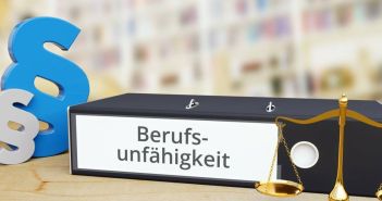 VPV Versicherung lehnt Berufsunfähigkeitsrente ab - Klage (Foto: AdobeStock 259003265  MQ-Illustrations)